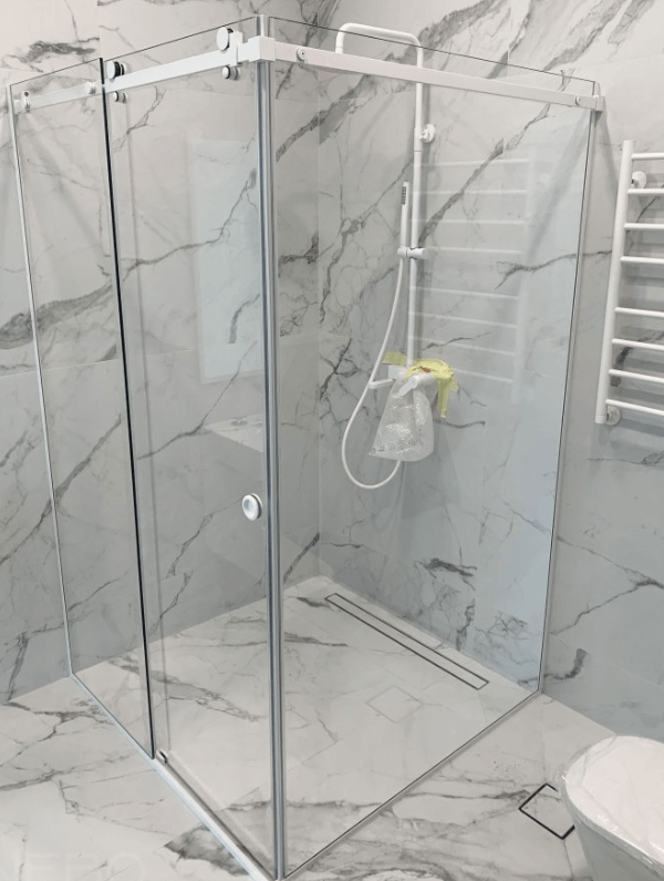 uglovie-razdvijnie-s-otkatniy-dveriu