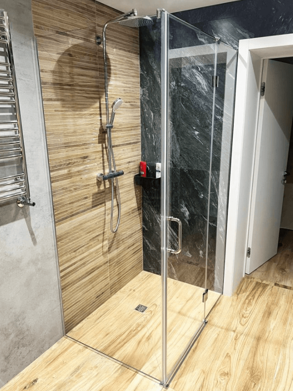 uglovie-s-raspashnoy-dveriu